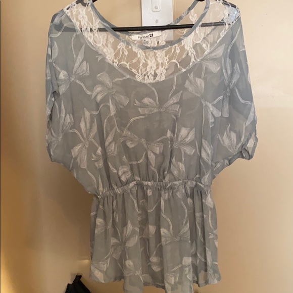 Size small blouse bundle - Picture 3 of 4